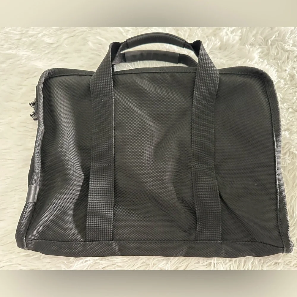 TUMI Black Nylon Messenger‎ Briefcase Business Bag